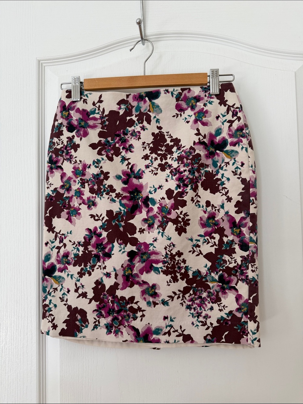 Ann Taylor Cream Skirt with Burgundy, Pink & Teal Floral Print